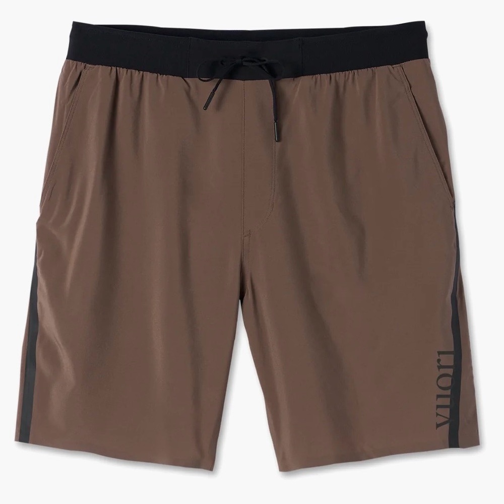 New Vuori Men’s Domain Performance Short Fossil Medium V3007